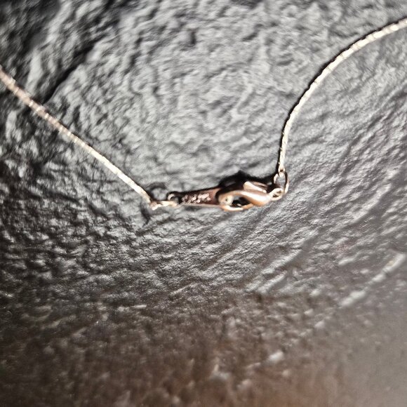 18K HGP Solitaire Crystal and Arrow Pendant Necklace 16" Minimalist Chain Dainty - Picture 5 of 5